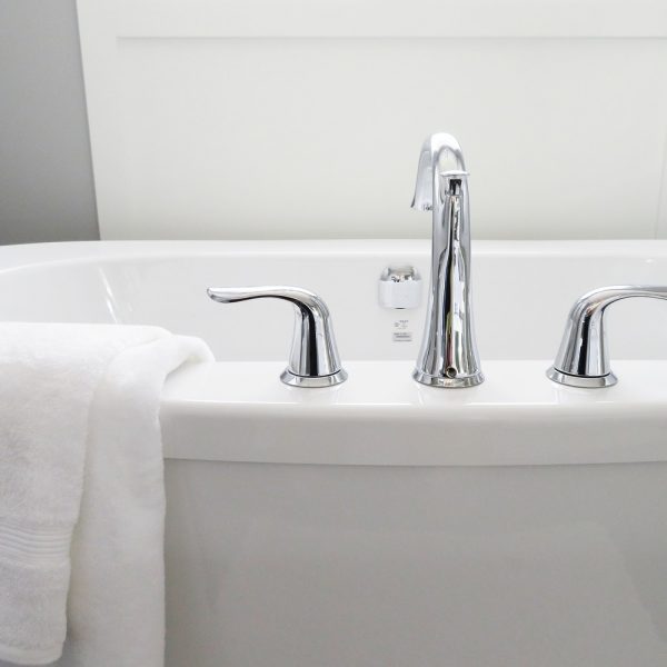 bathtub-2485952_1280